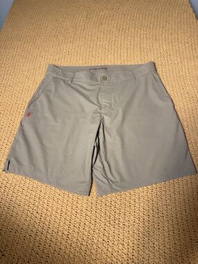 Rhone Resort Shorts Mens Size 31 Waist - Smoked Pearl Color